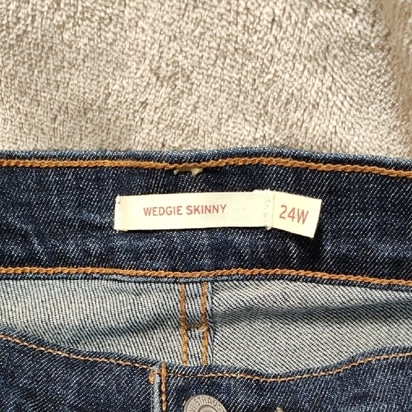 Levi's Wedgie skinny Dark Blue Ankle & Cropped Raw Hem Jeans button fly SZ 24W - Picture 3 of 7